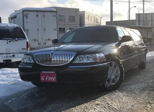 LINCOLN  TOWNCAR full