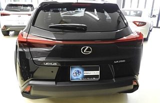 LEXUS UX full