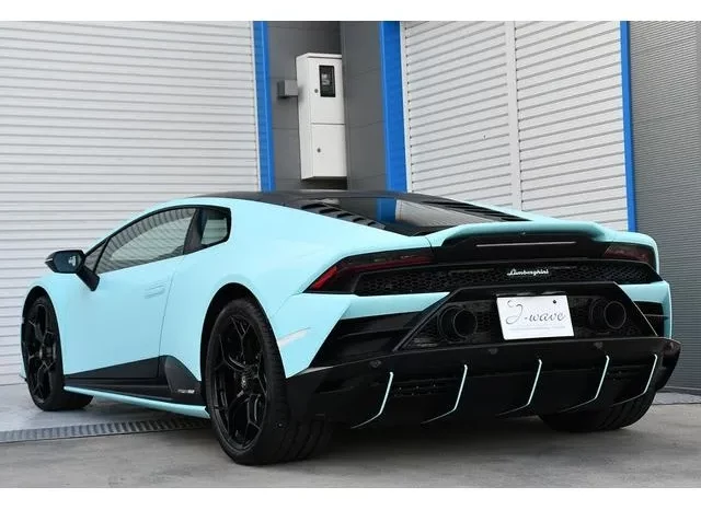 LAMBORGHINI HURACAN 2021 LIGHT BLUE full