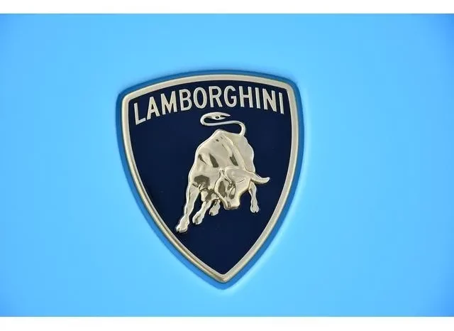 LAMBORGHINI HURACAN 2021 LIGHT BLUE full