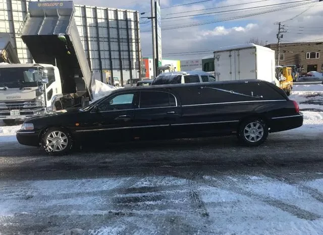 LINCOLN  TOWNCAR full