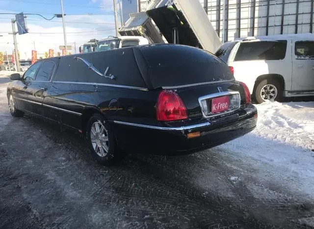 LINCOLN  TOWNCAR full