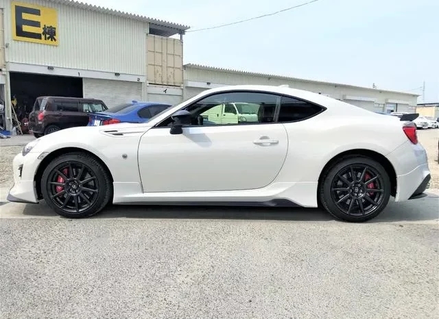 TOYOTA 86 2021 PEARL WHITE – GT LIMITED BLACK PACKAGE full