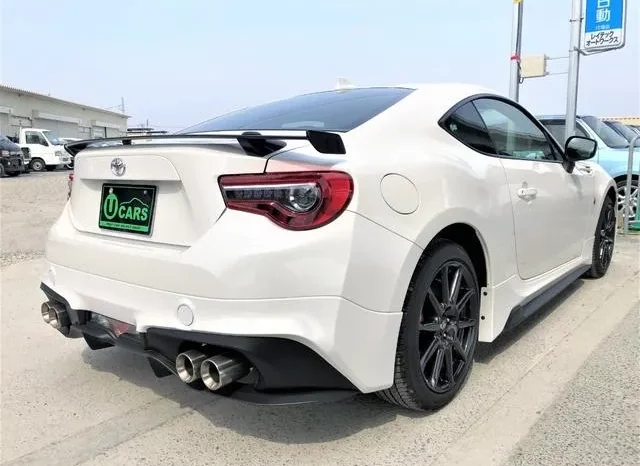 TOYOTA 86 2021 PEARL WHITE – GT LIMITED BLACK PACKAGE full