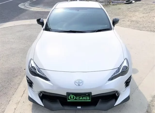 TOYOTA 86 2021 PEARL WHITE – GT LIMITED BLACK PACKAGE full