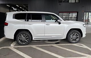 TOYOTA LAND CRUISER 2022 PEARL WHITE – ZX full