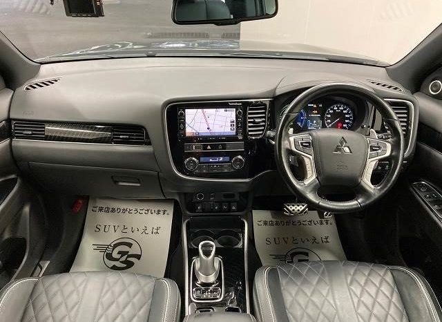 Mitsubishi Outlander PHV 2019 full