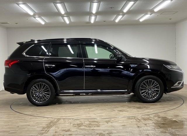 Mitsubishi Outlander PHV 2019 full