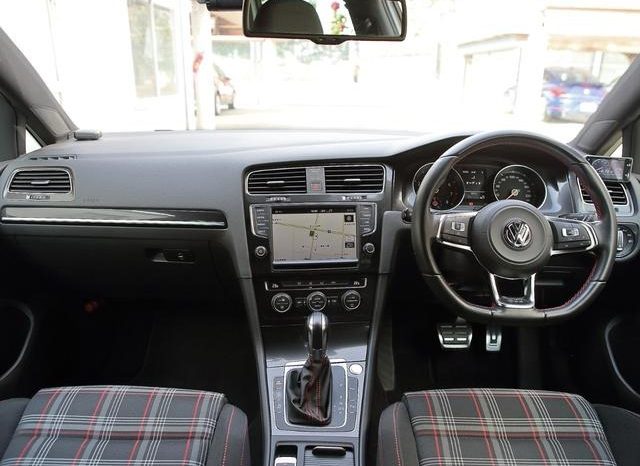 VOLKSWAGEN GOLF GTI full