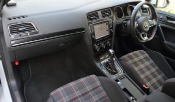 VOLKSWAGEN GOLF GTI full