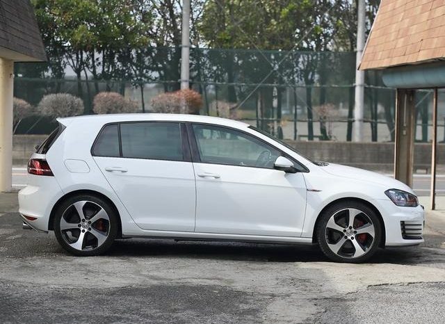 VOLKSWAGEN GOLF GTI full