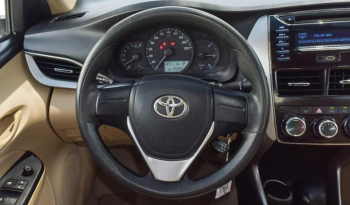 Toyota Yaris SE 2019 full