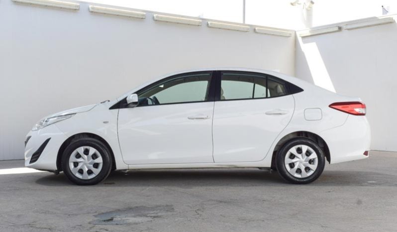 Toyota Yaris SE 2019 full