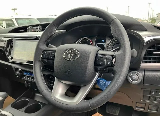 TOYOTA HILUX 2024 BLACK full