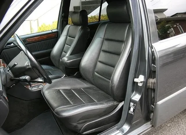 MERCEDES BENZ E CLASS 1990 full