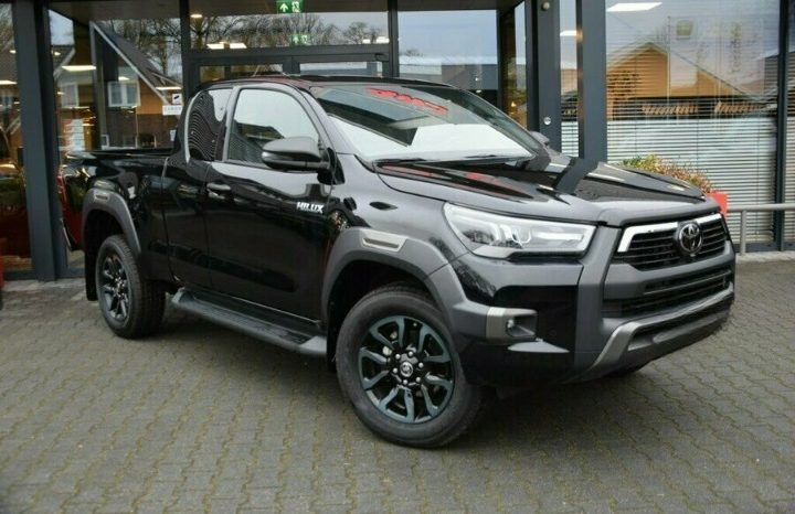 Toyota Hilux 2.8 X-TRA CAB  2025 Automatic full