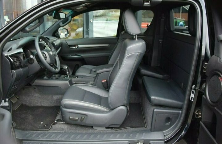 Toyota Hilux 2.8 X-TRA CAB  2025 Automatic full