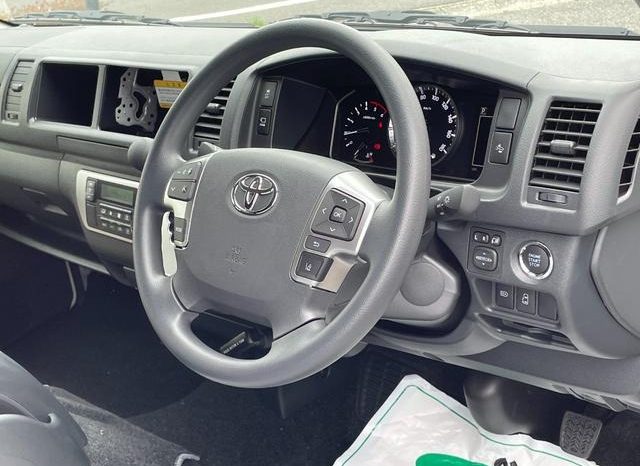 TOYOTA HIACE GL 2025 full