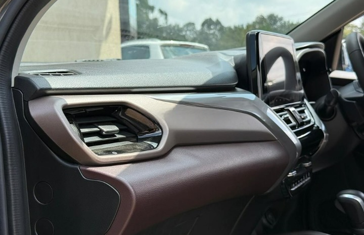 2024 TOYOTA URBAN CRUISER TAISOR full