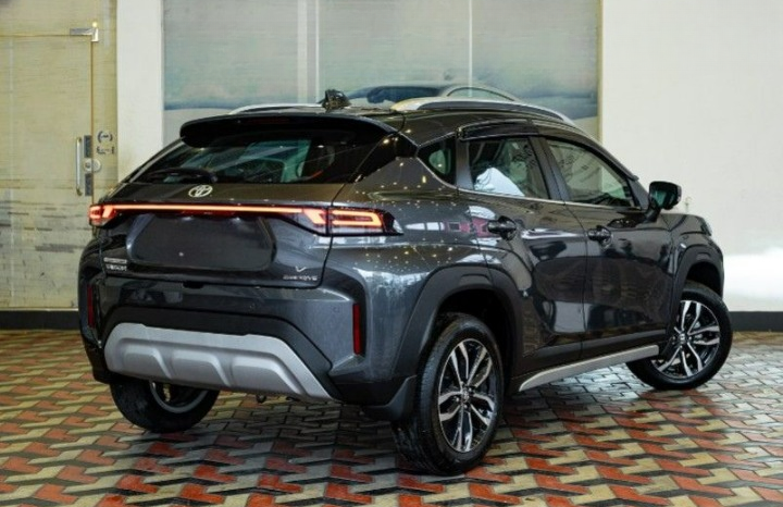 Toyota Taisor V AT Turbo 2025 1.0 Smart Hybrid full