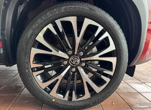 TOYOTA YARIS CROSS HYBRID Z 2025 full