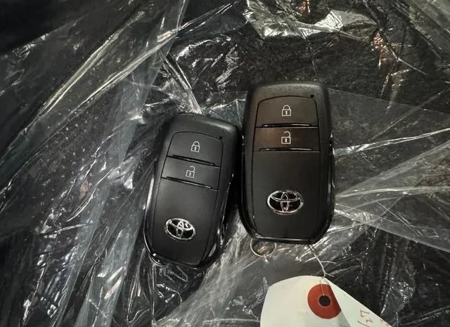 TOYOTA YARIS CROSS HYBRID Z 2025 full