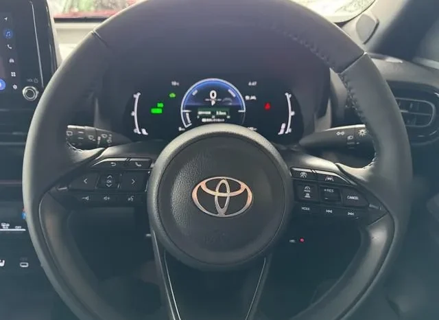 TOYOTA YARIS CROSS HYBRID Z 2025 full