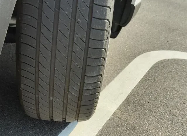 TOYOTA COROLLA CROSS HYBRID – 2022 PEARL WHITE full