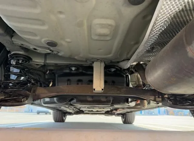 TOYOTA COROLLA CROSS HYBRID – 2022 PEARL WHITE full